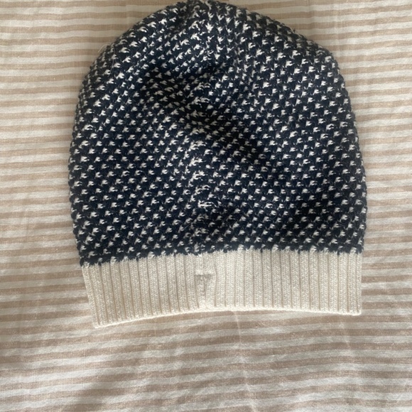 Banana Republic Black and Ivory Slouchy Toque - Picture 2 of 3